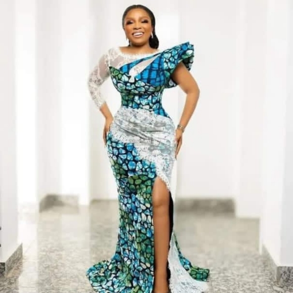 Dresses - Picture 10 of 16